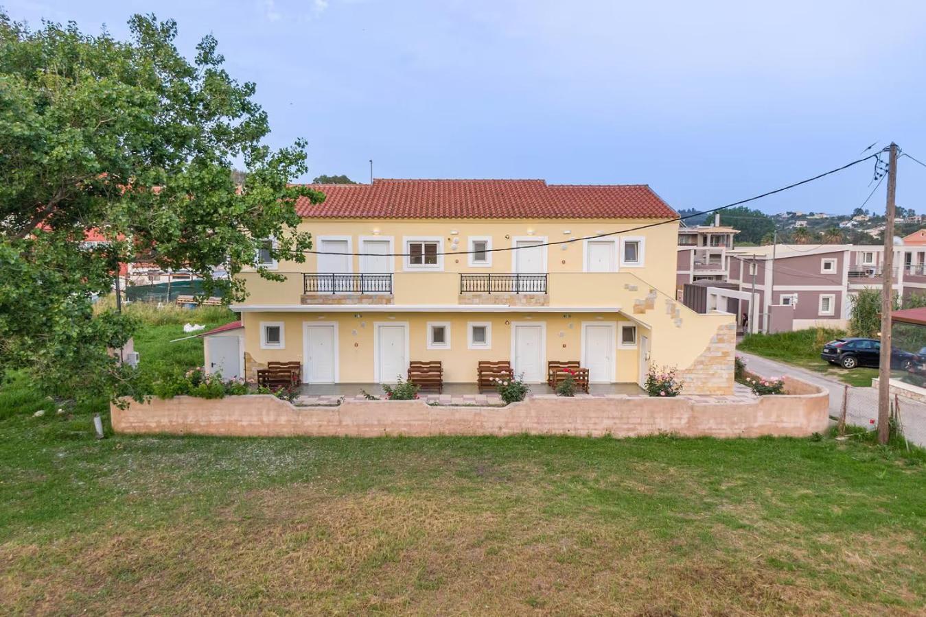 Kosmos Aparthotel *